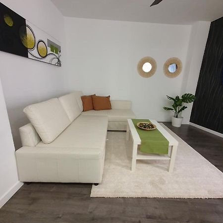 Tribuna Deluxe Apartment Malaga Bagian luar foto